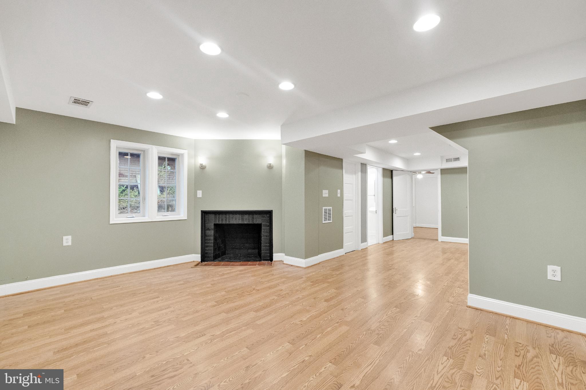 AMERICAN UNIVERSITY PARK - Residential