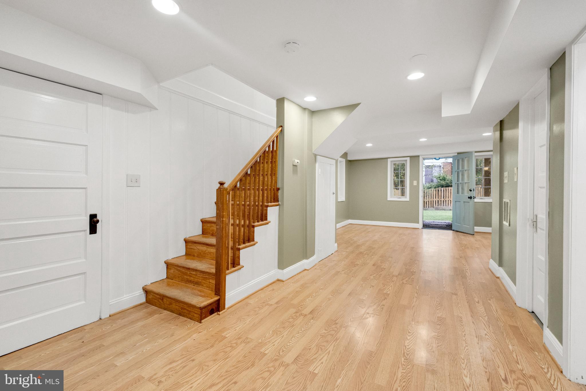 AMERICAN UNIVERSITY PARK - Residential