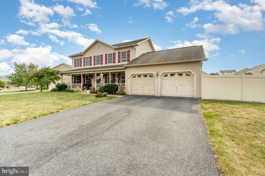 Photo of 6355 Chatham Glenn Way N, HARRISBURG, PA 17111 (MLS # PADA2049294)