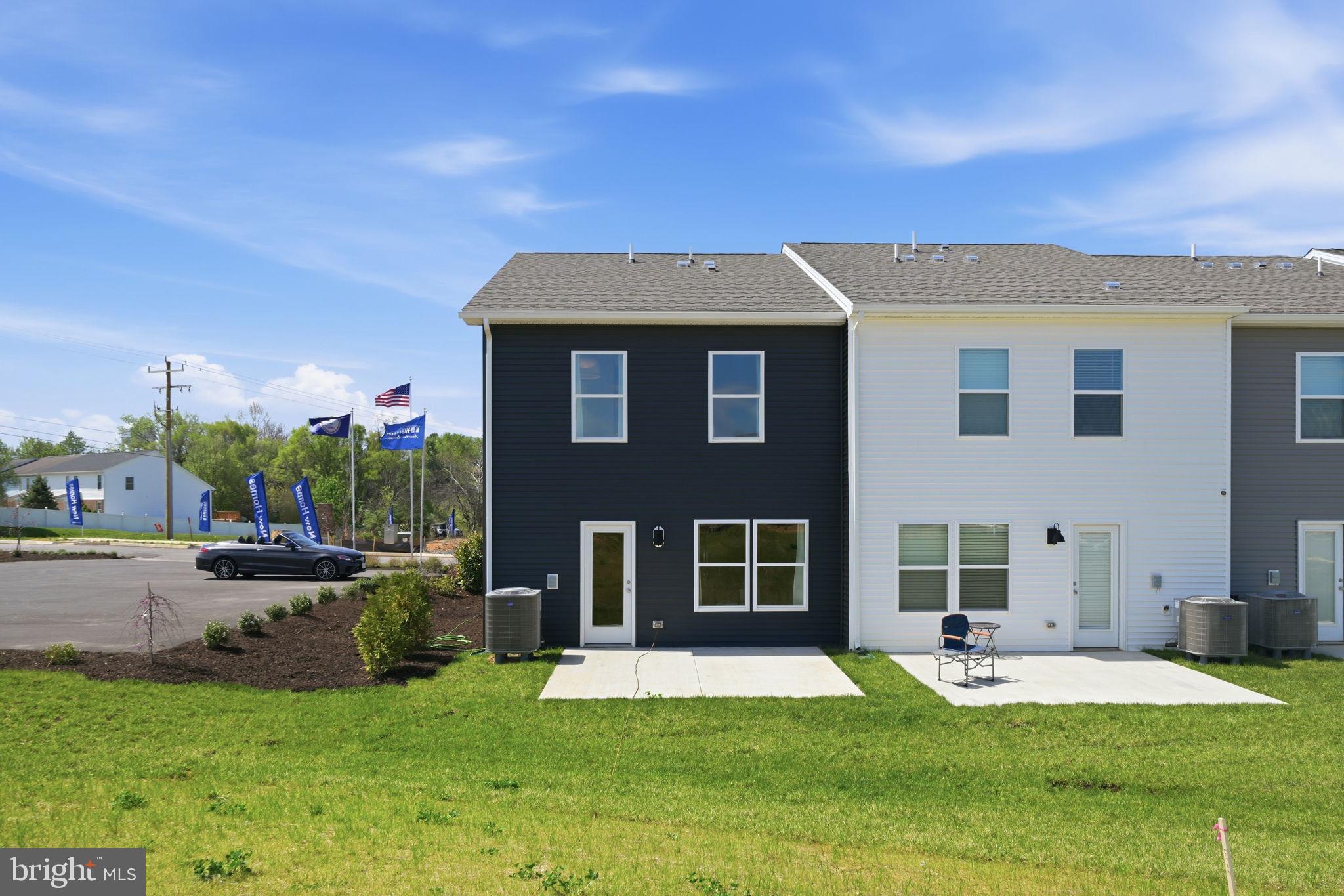 SUMMIT TOWNS - Residential