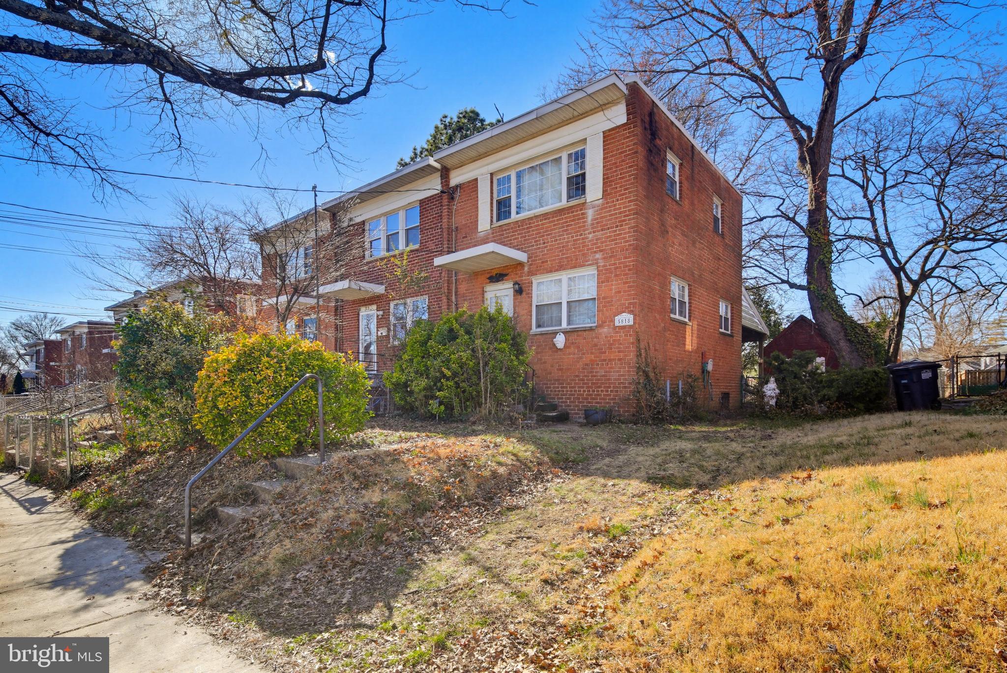 WOOD MANOR - Residential