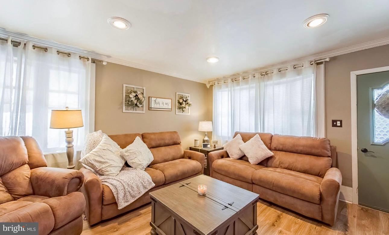 NEW MINERSVILLE - Residential