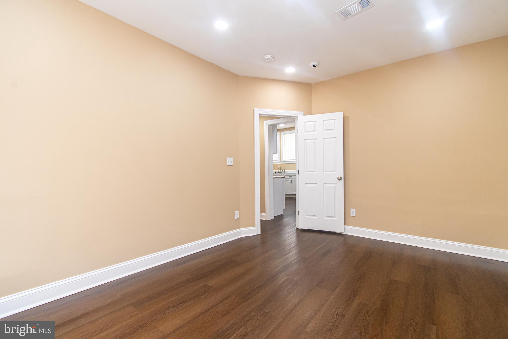 DORCHESTER - Residential Lease