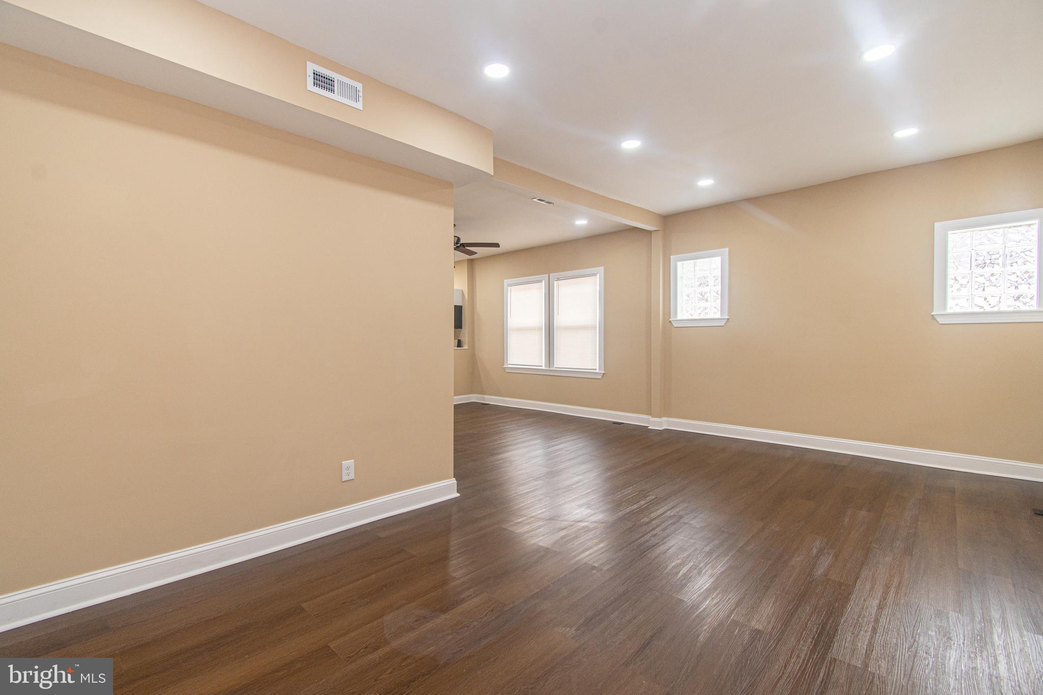 DORCHESTER - Residential Lease