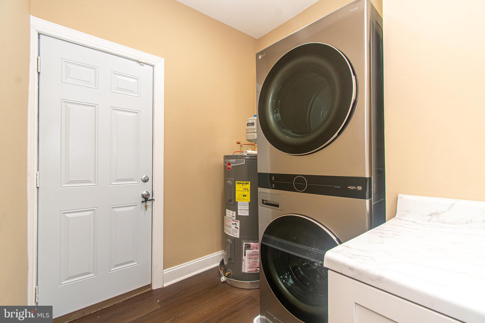 DORCHESTER - Residential Lease