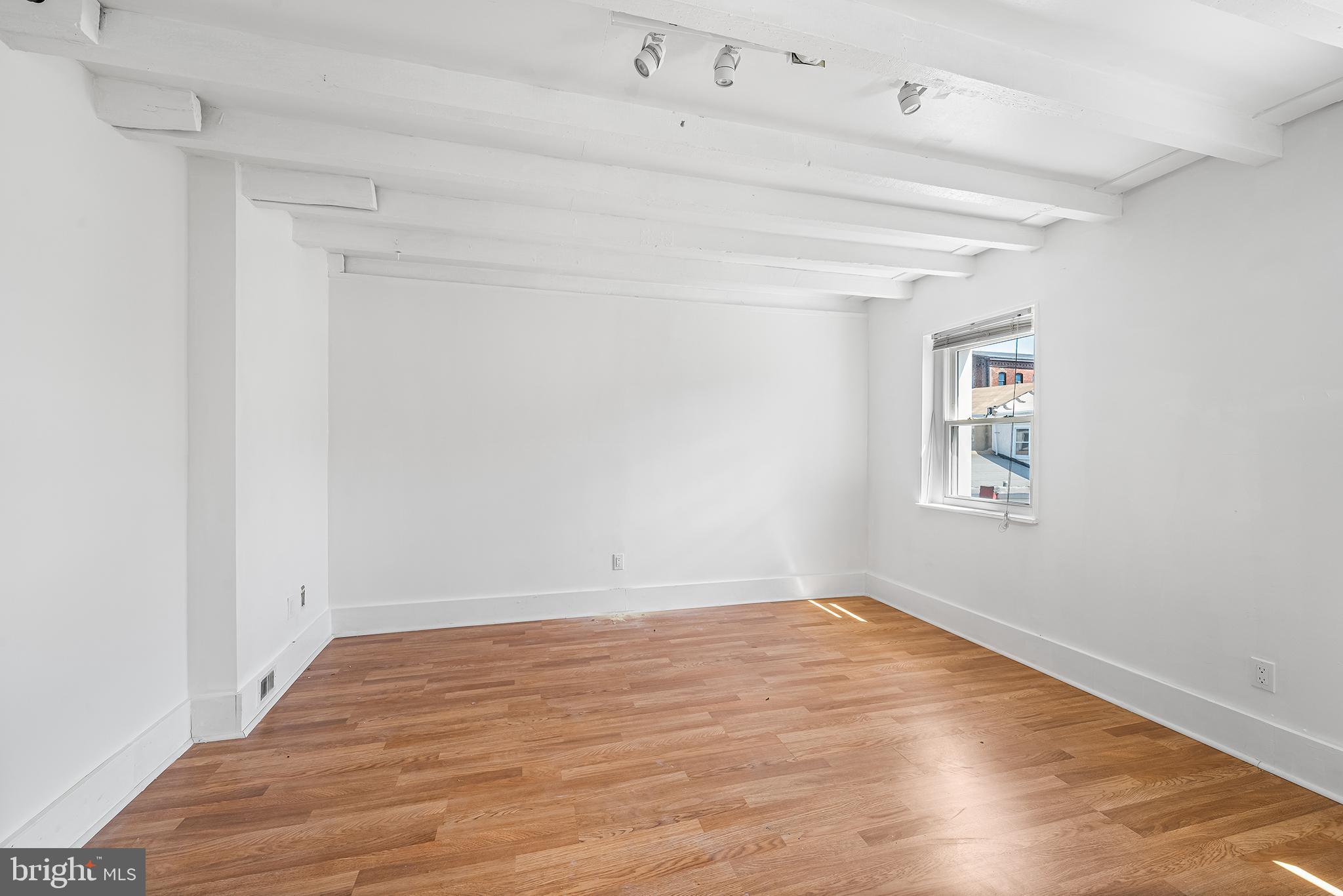 OLDE KENSINGTON - Residential Lease