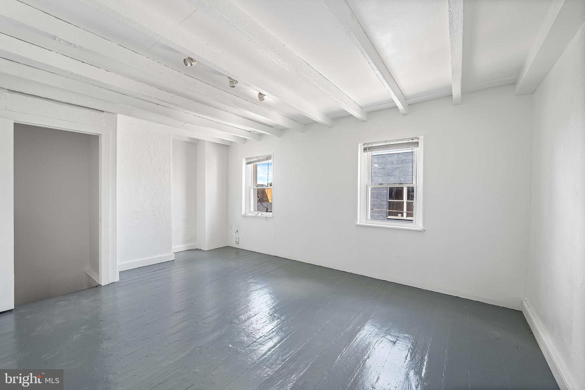 OLDE KENSINGTON - Residential Lease