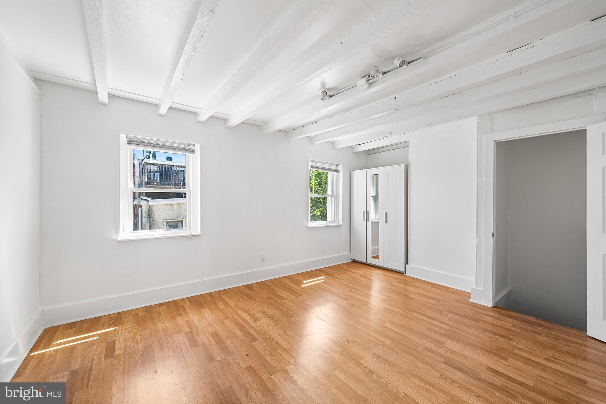 OLDE KENSINGTON - Residential Lease