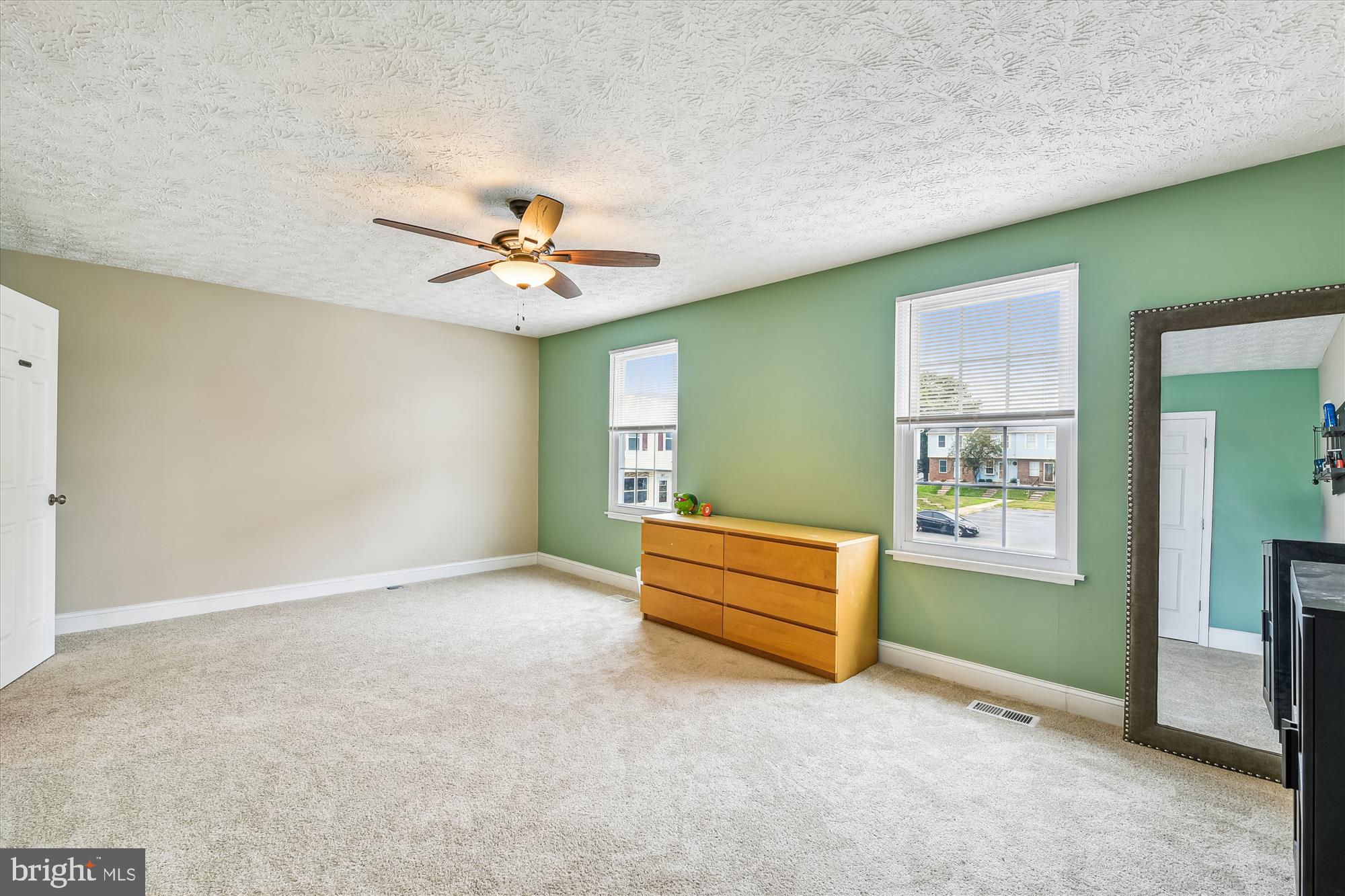 WOODBRIDGE CENTER - Residential