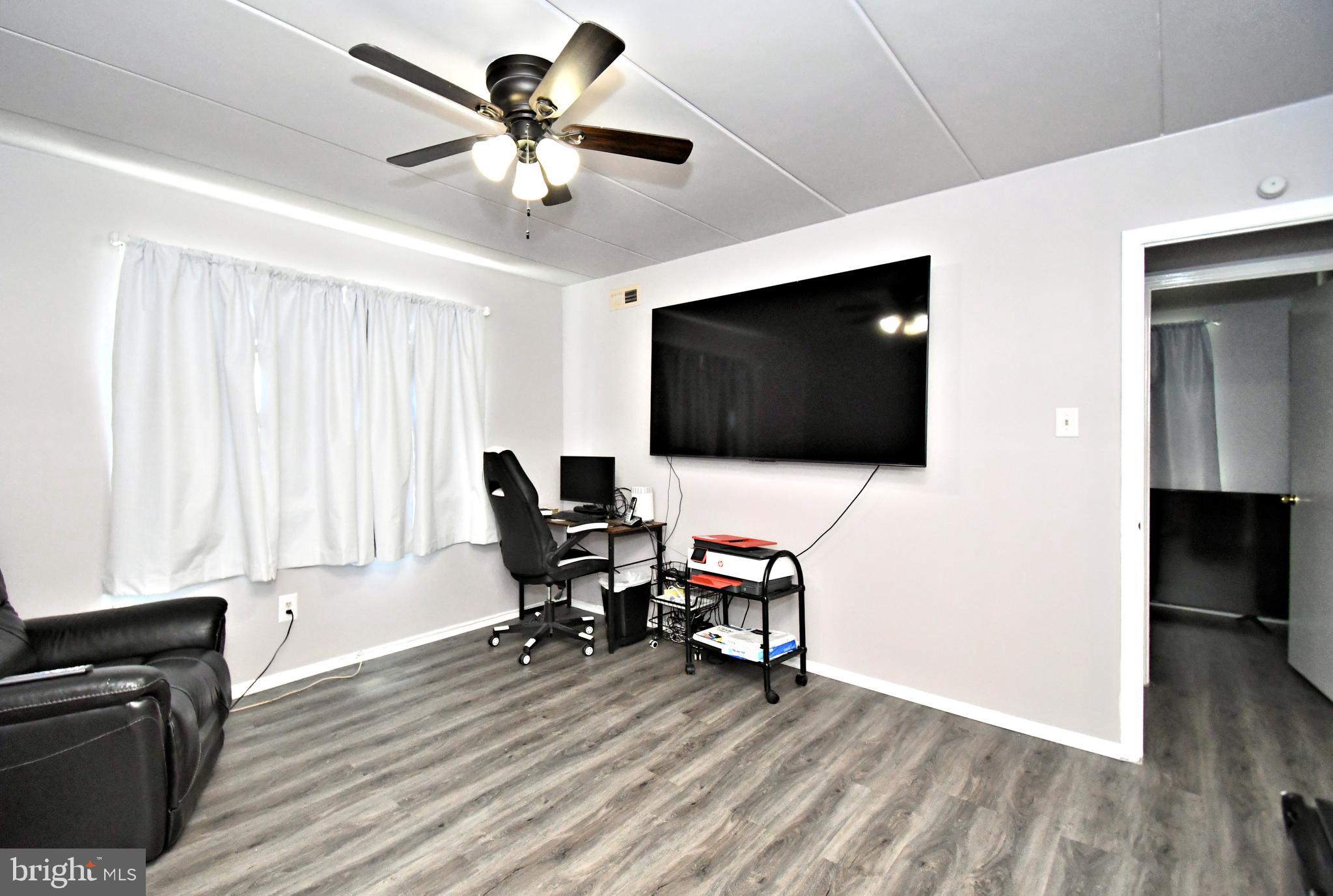 BUSTLETON - Residential