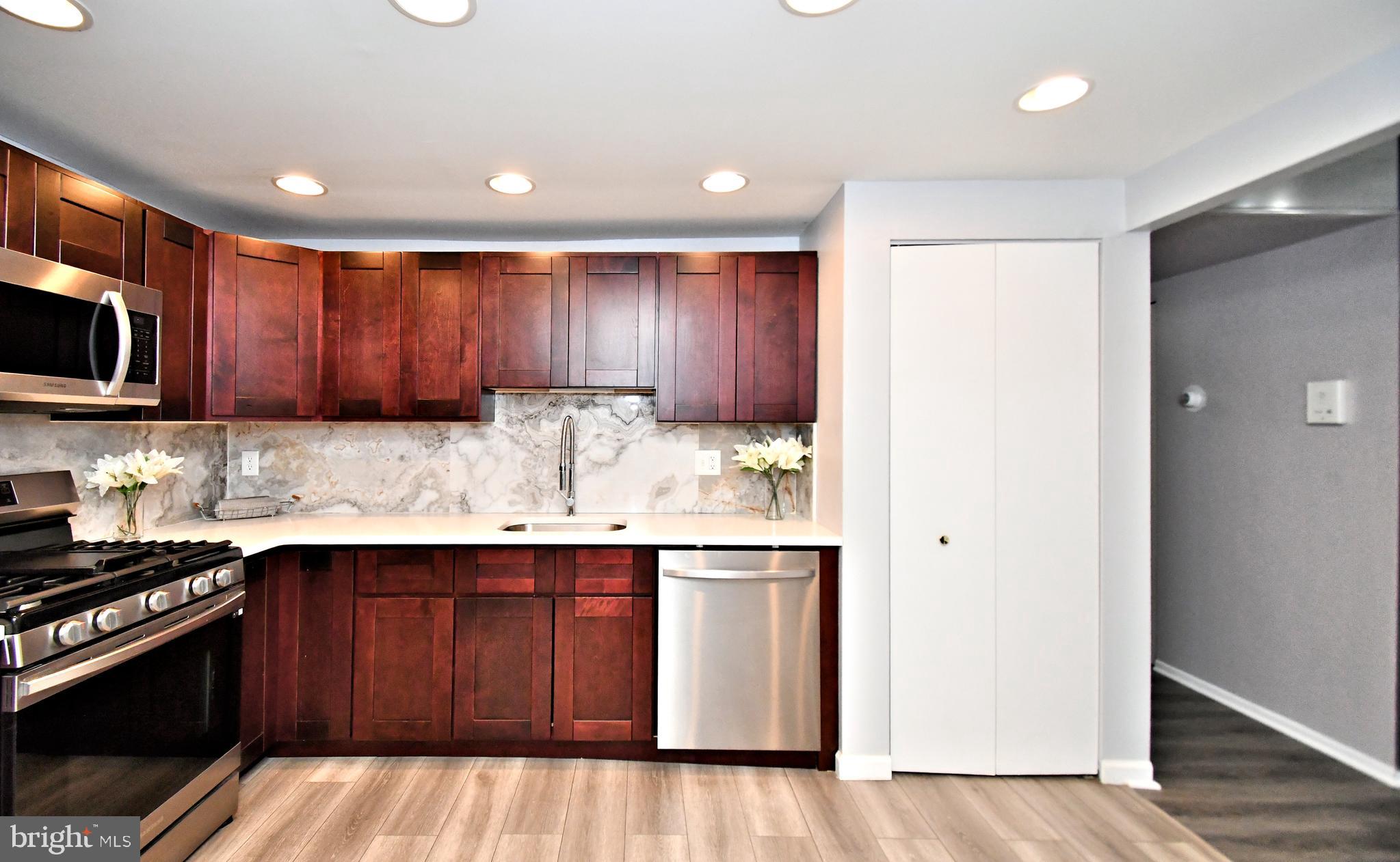 BUSTLETON - Residential