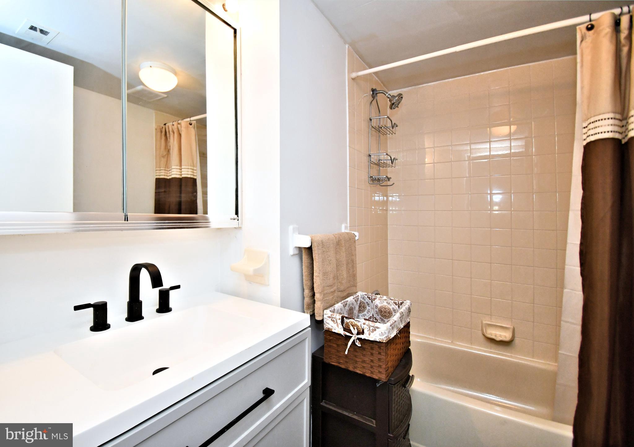 BUSTLETON - Residential