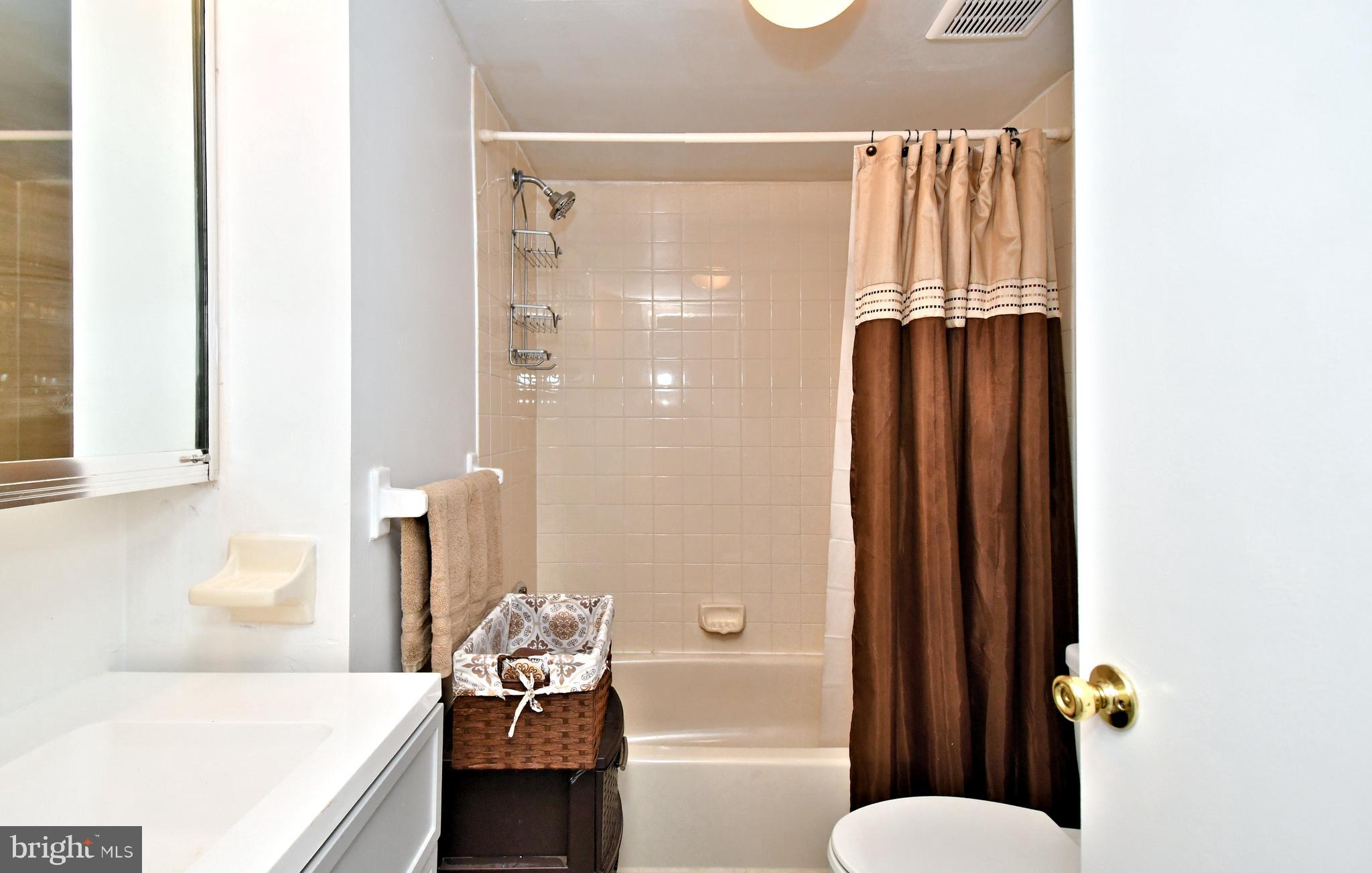 BUSTLETON - Residential