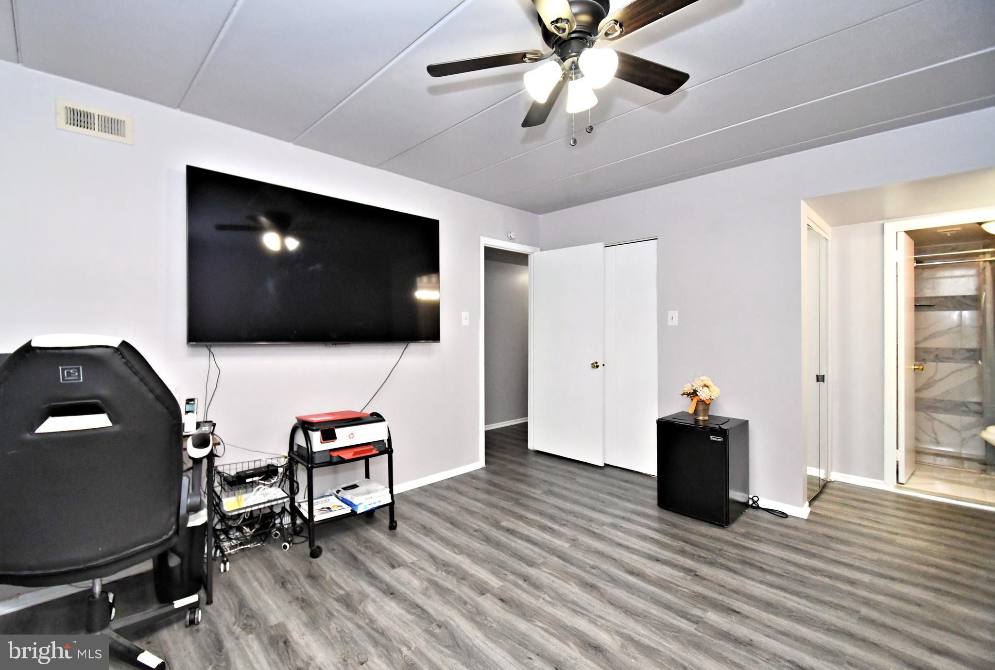 BUSTLETON - Residential