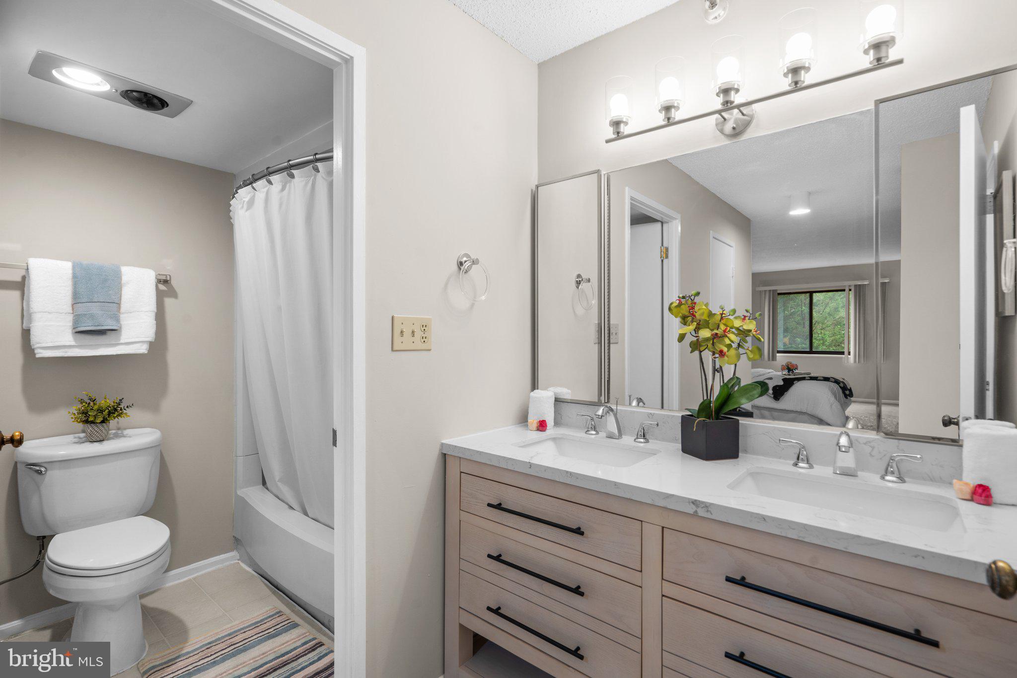 GREENS AT LEISURE WORLD - Residential