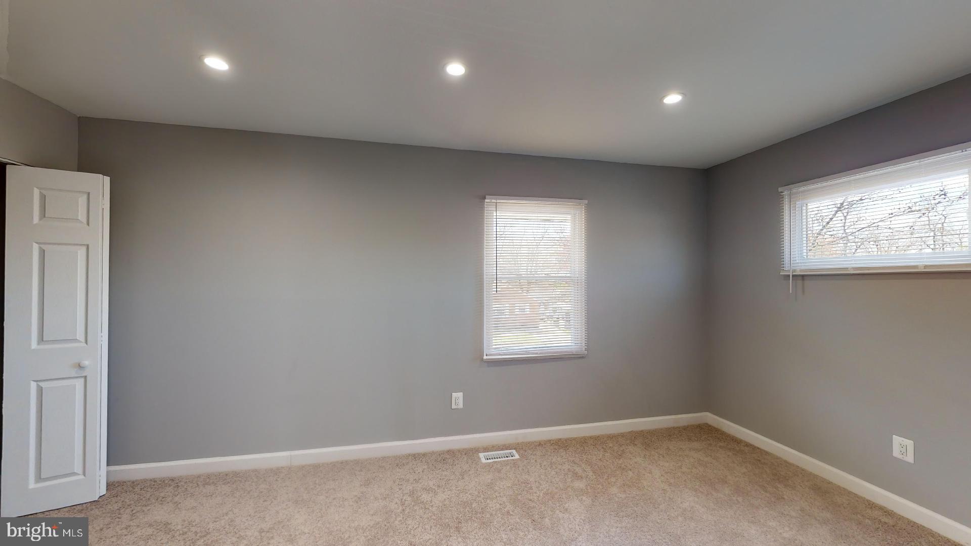 HOLLY PARK - Residential