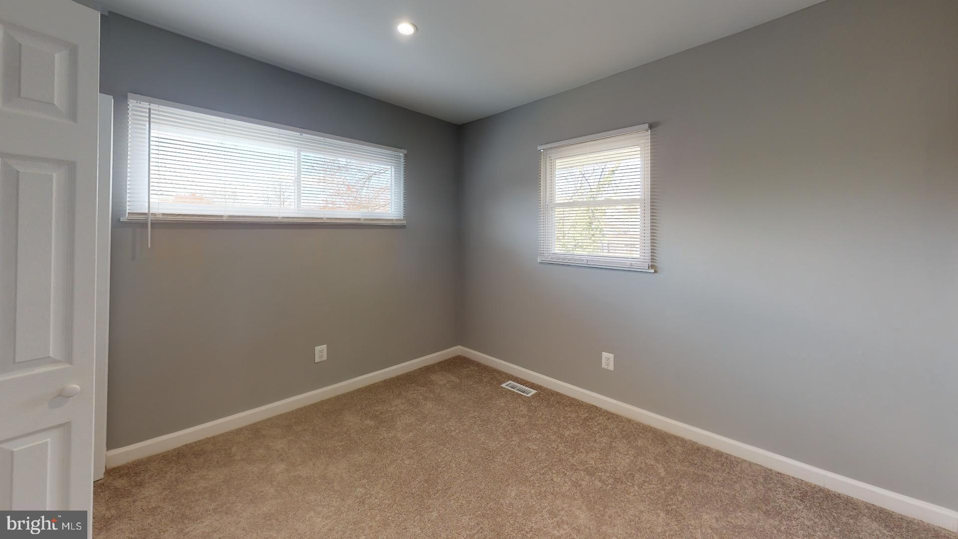 HOLLY PARK - Residential