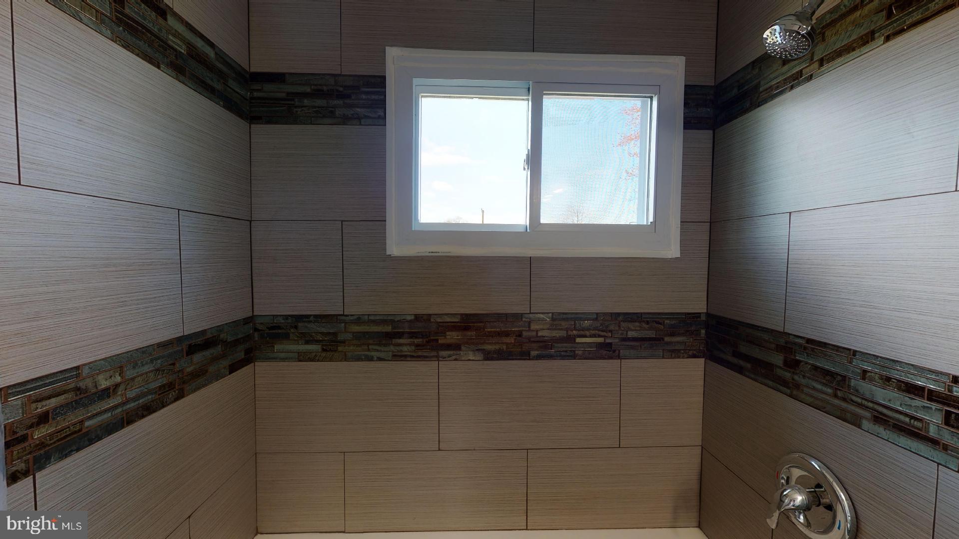 HOLLY PARK - Residential