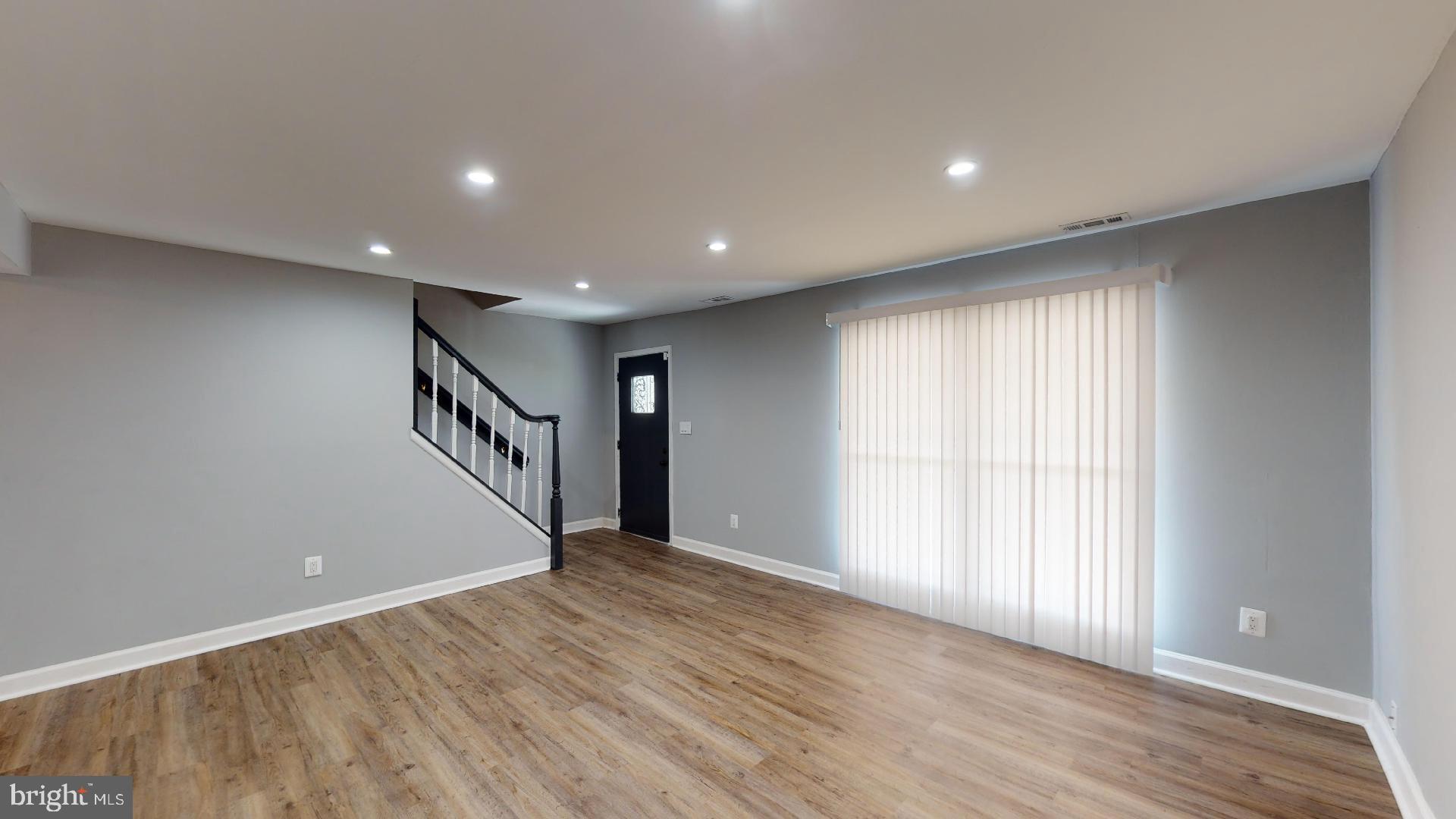 HOLLY PARK - Residential