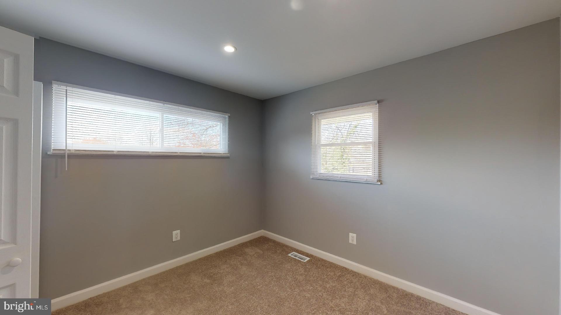 HOLLY PARK - Residential