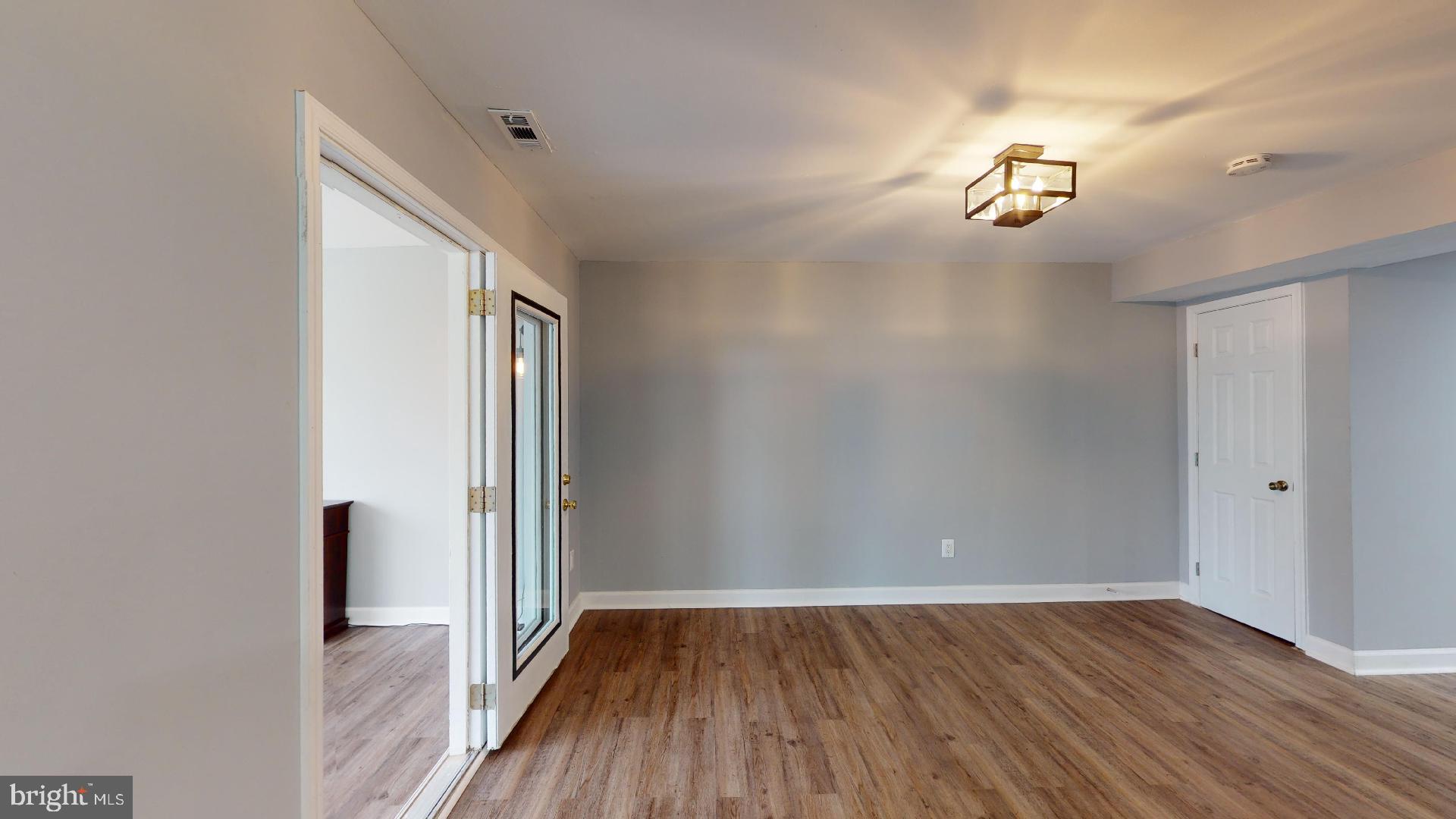 HOLLY PARK - Residential