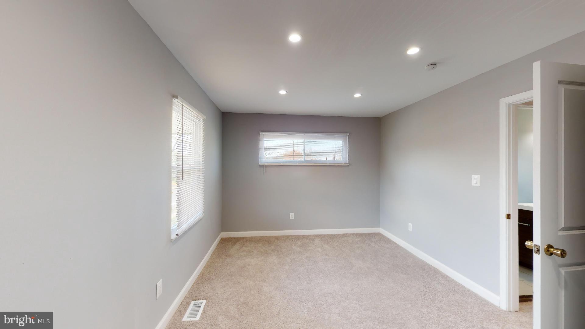 HOLLY PARK - Residential