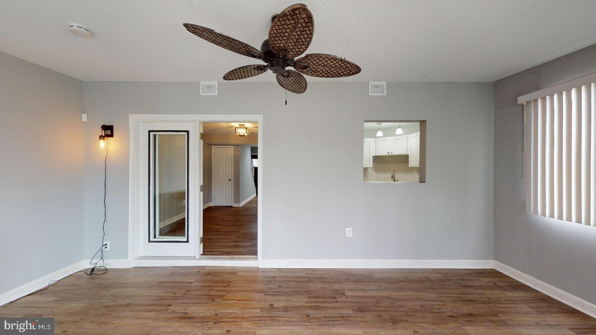 HOLLY PARK - Residential