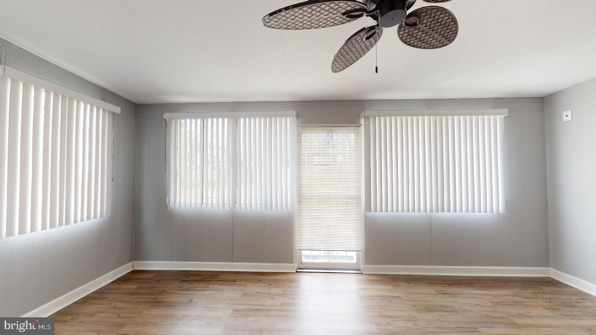 HOLLY PARK - Residential