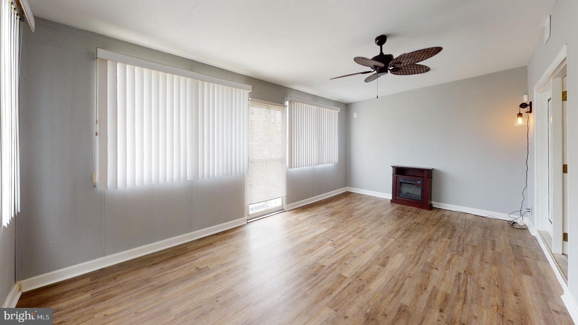 HOLLY PARK - Residential