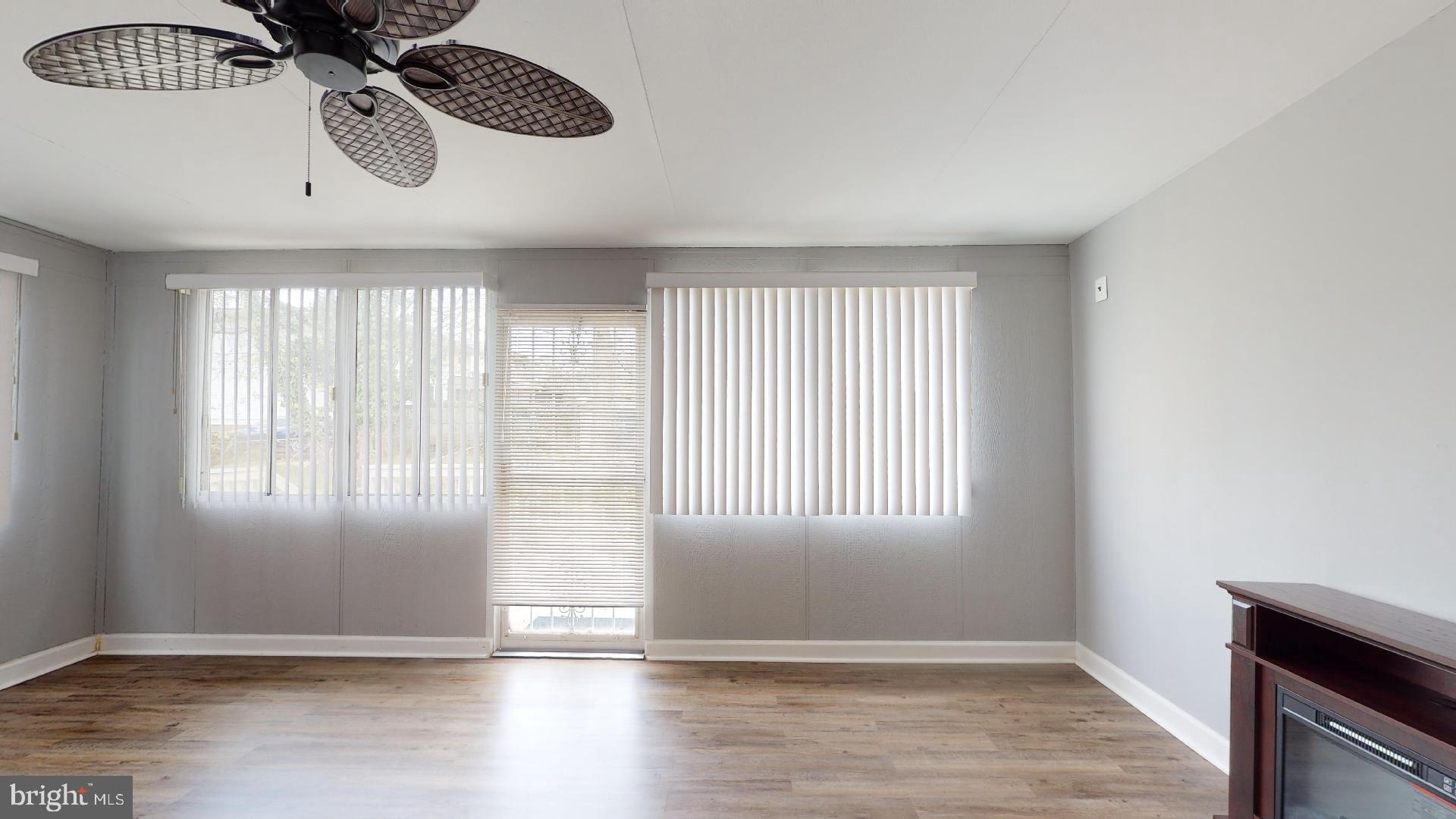 HOLLY PARK - Residential