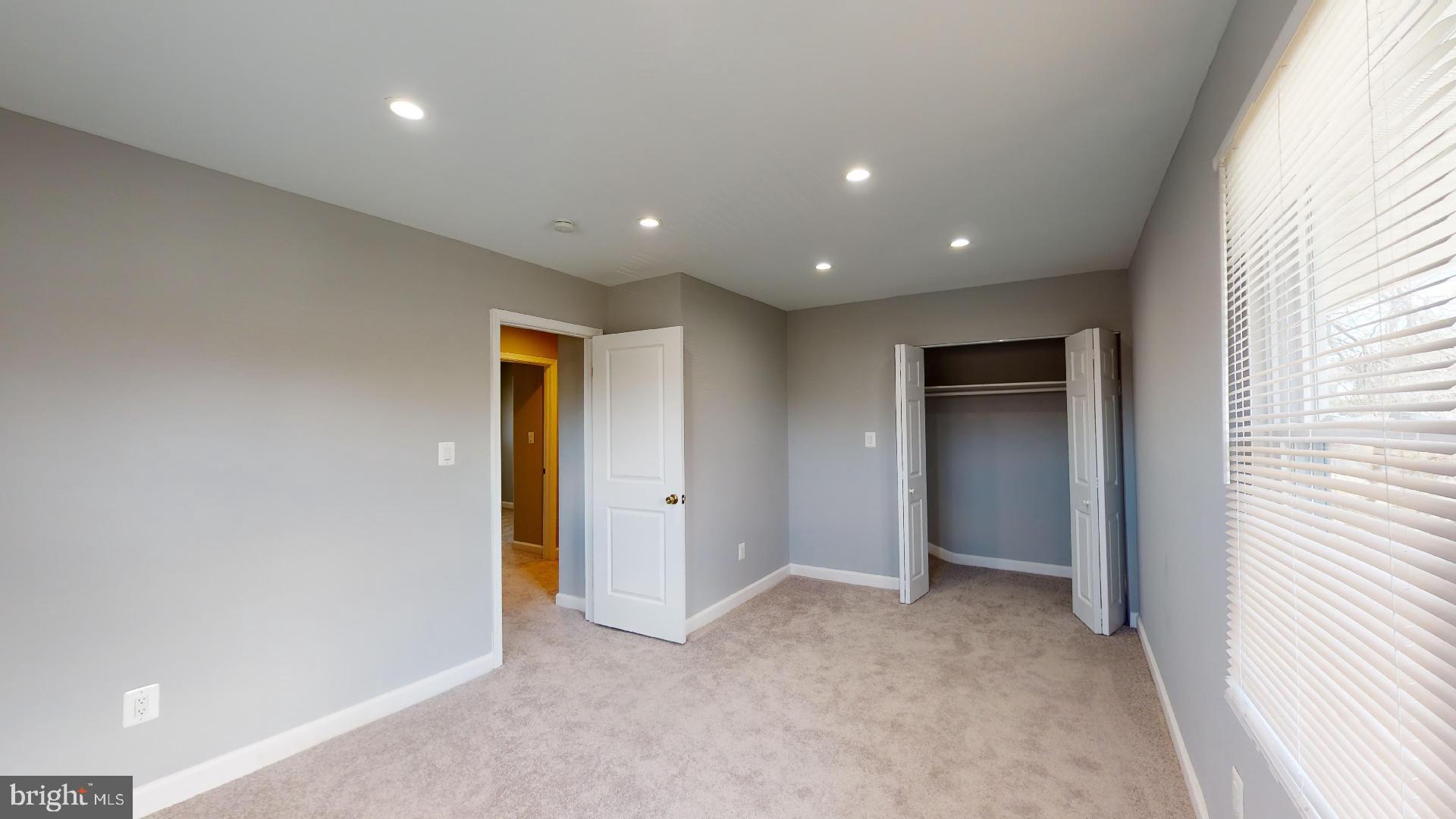 HOLLY PARK - Residential