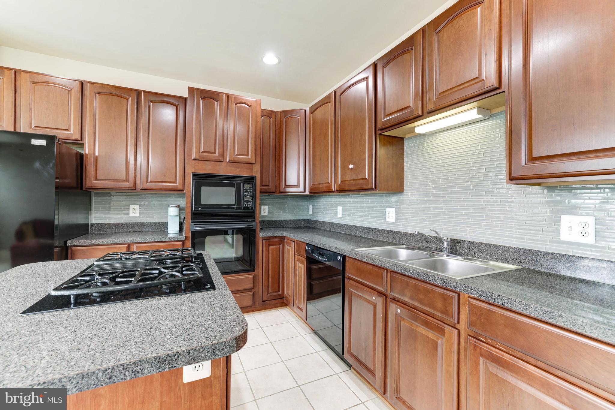 POTOMAC CROSSING - Residential