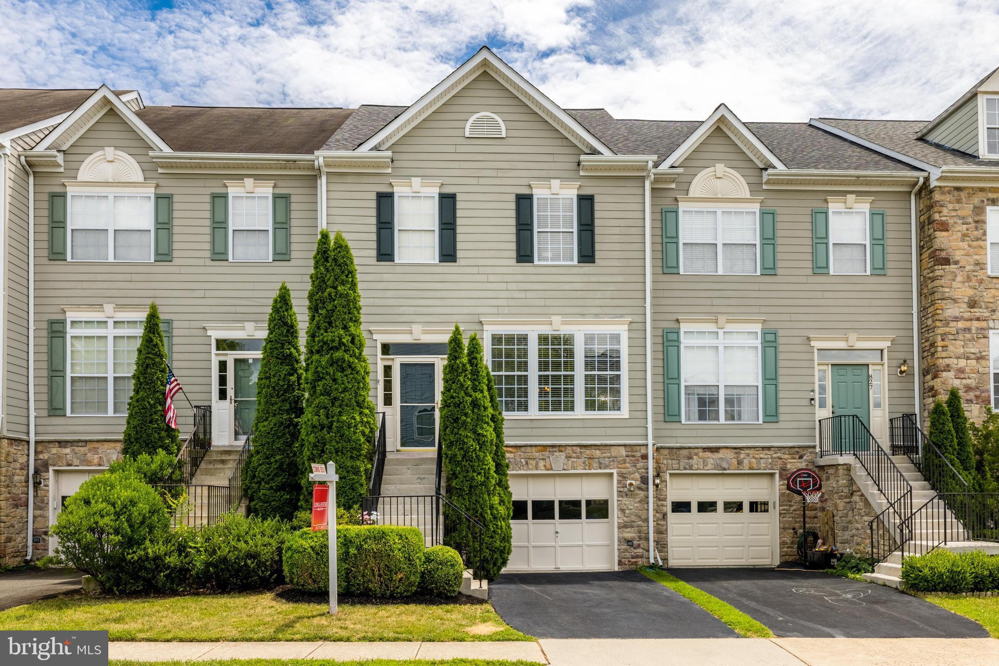 POTOMAC CROSSING - Residential