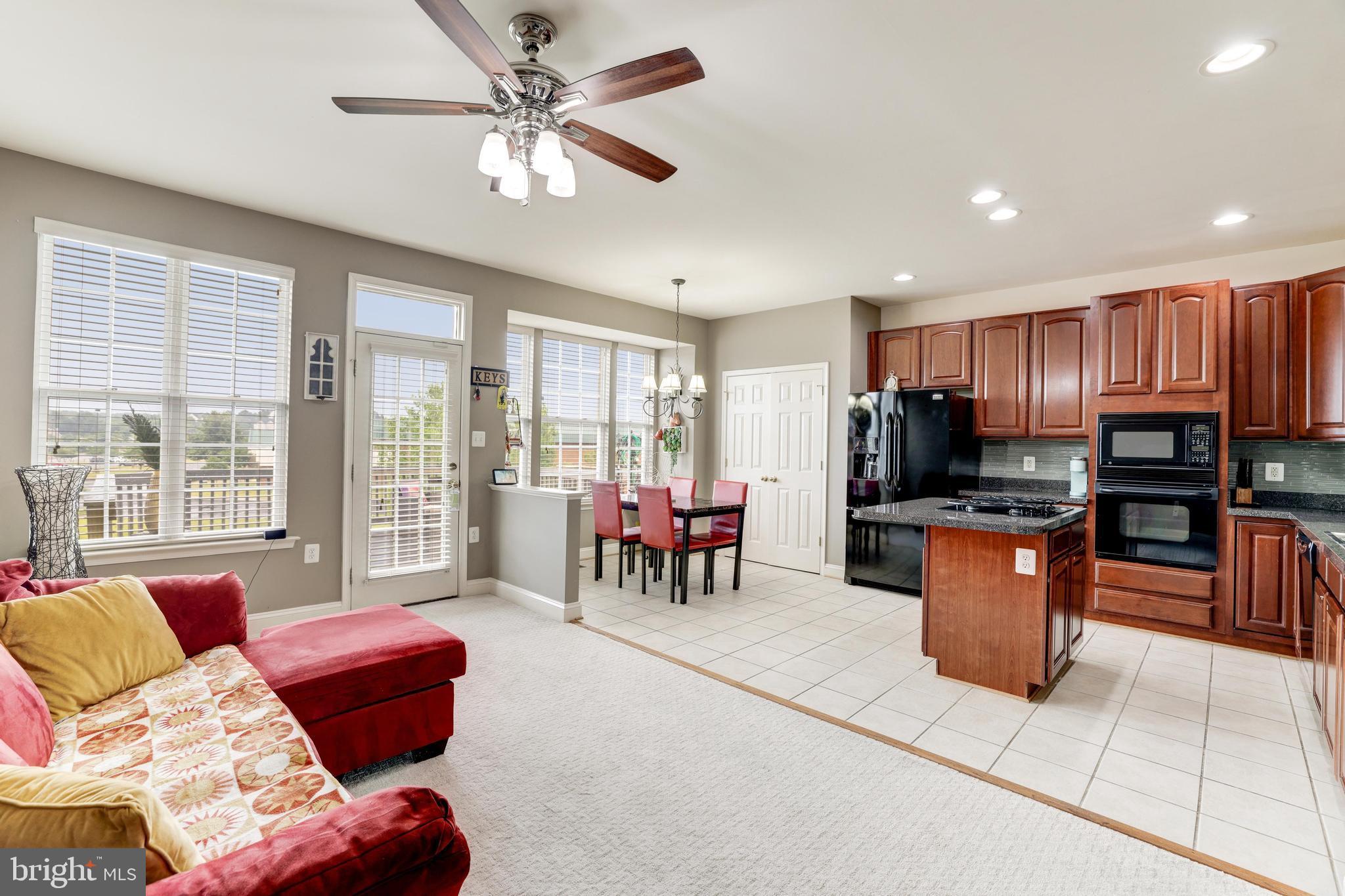 POTOMAC CROSSING - Residential