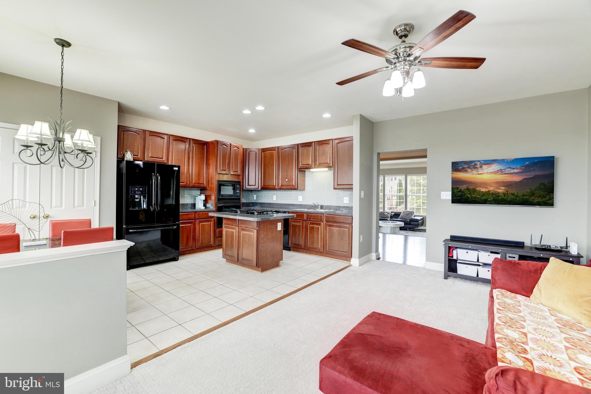 POTOMAC CROSSING - Residential