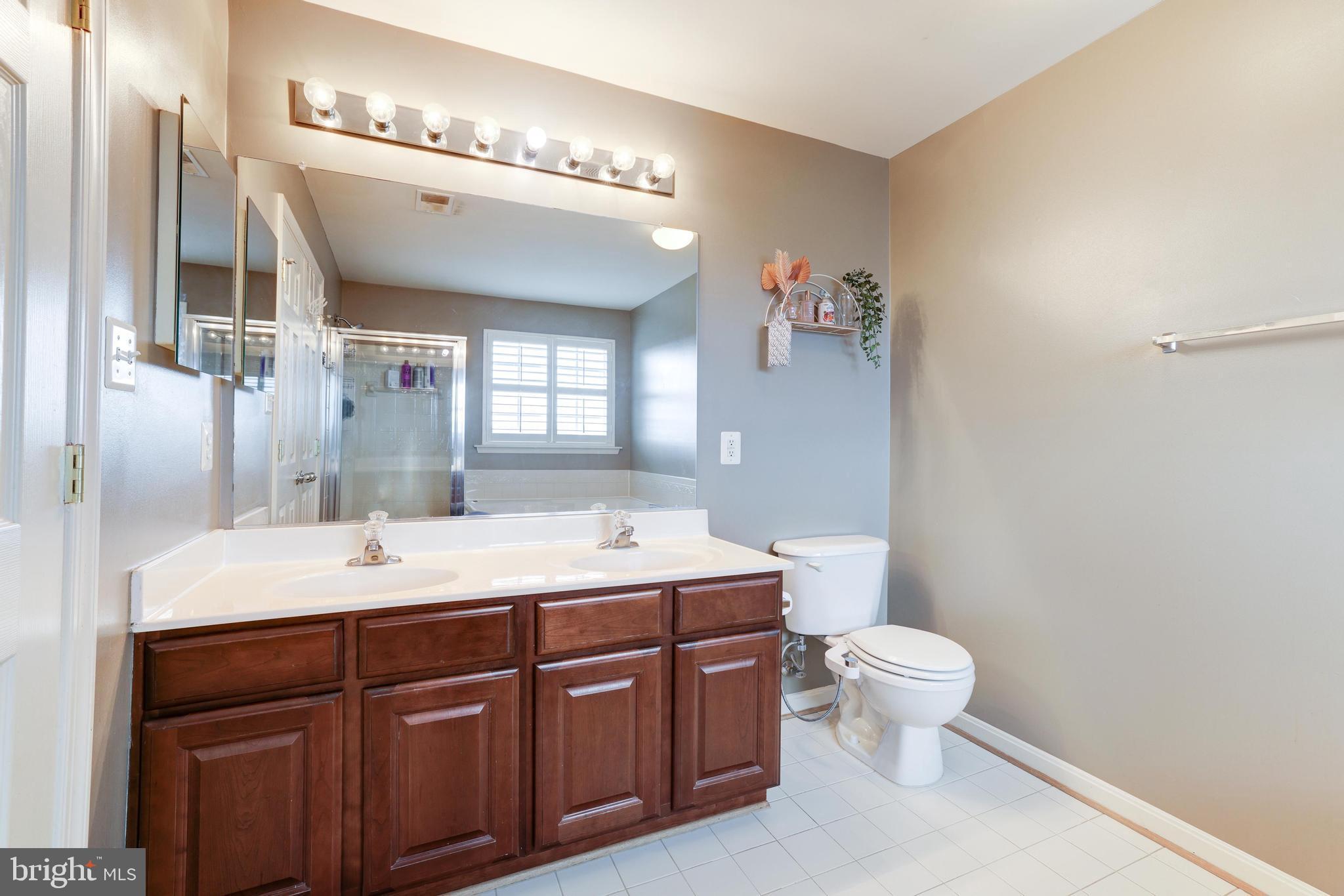 POTOMAC CROSSING - Residential