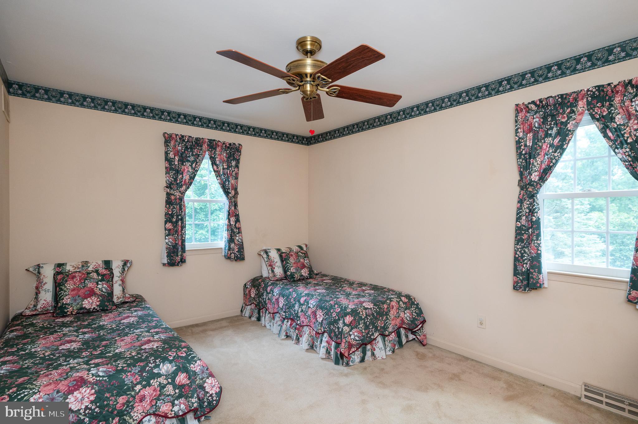 PLEASANT VIEW FARMS - Residential