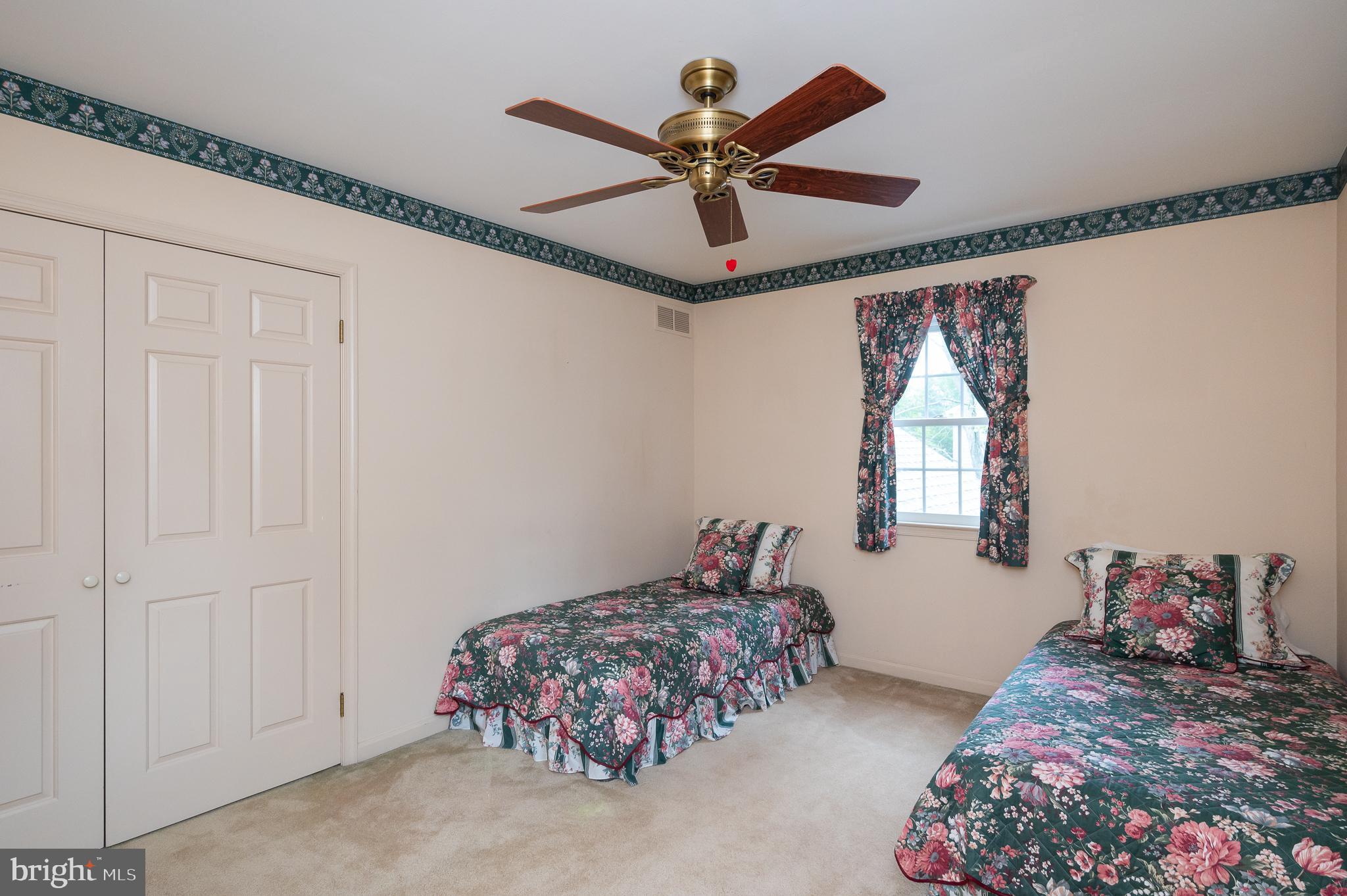 PLEASANT VIEW FARMS - Residential