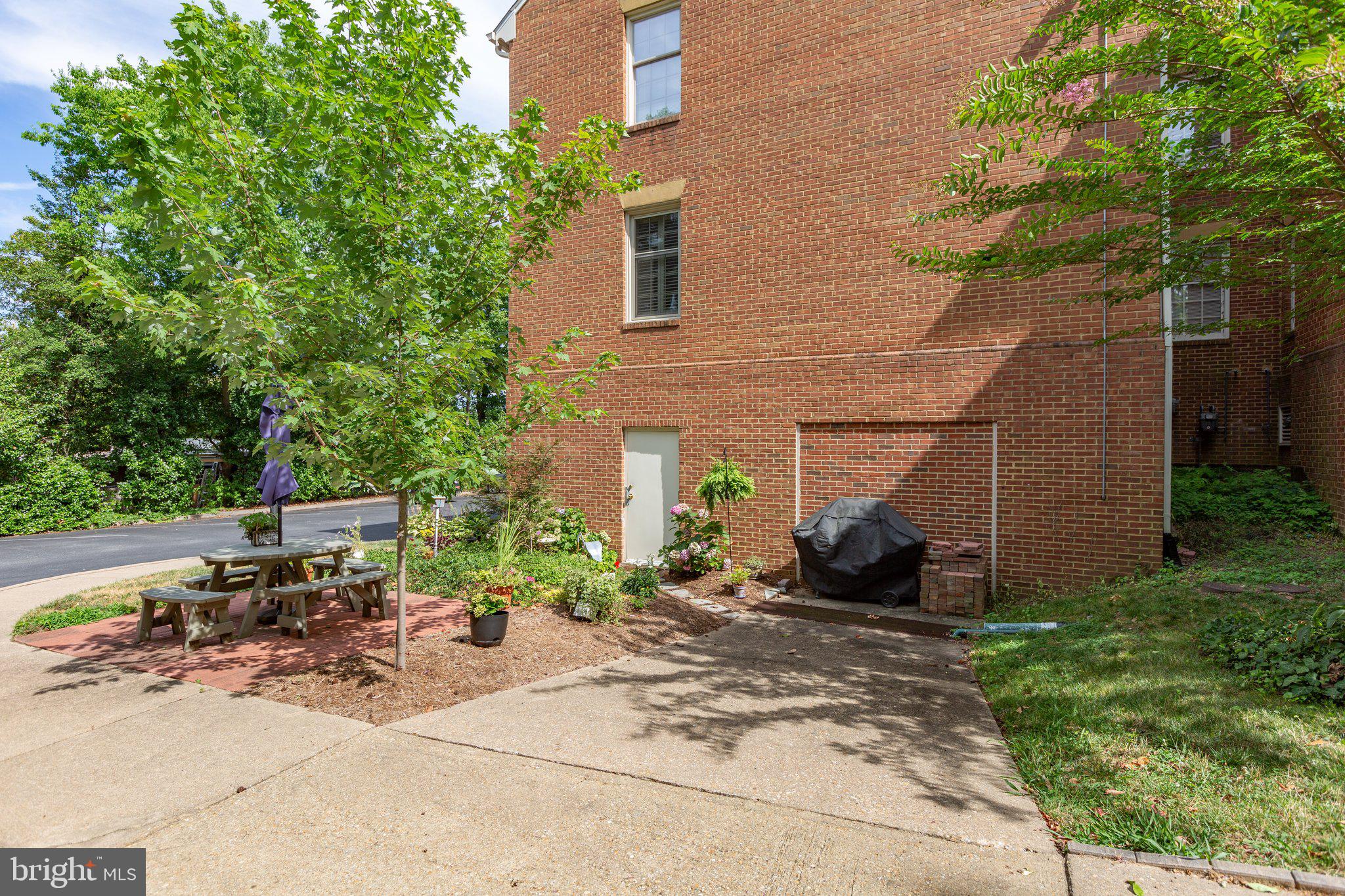 TRENCH HILL CONDOMINIUMS - Residential