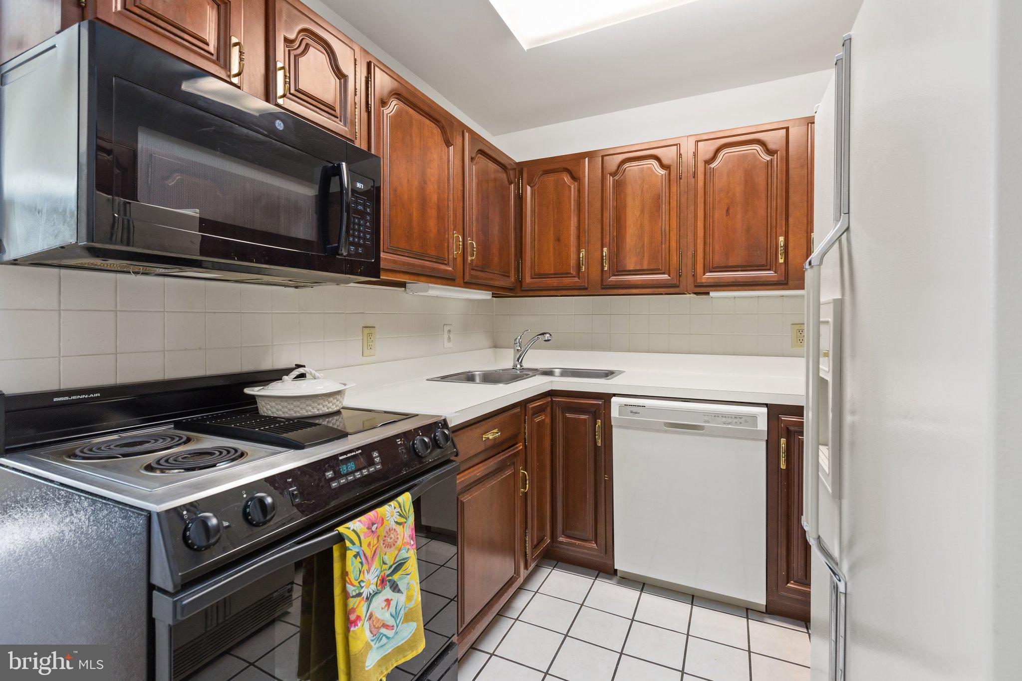 TRENCH HILL CONDOMINIUMS - Residential