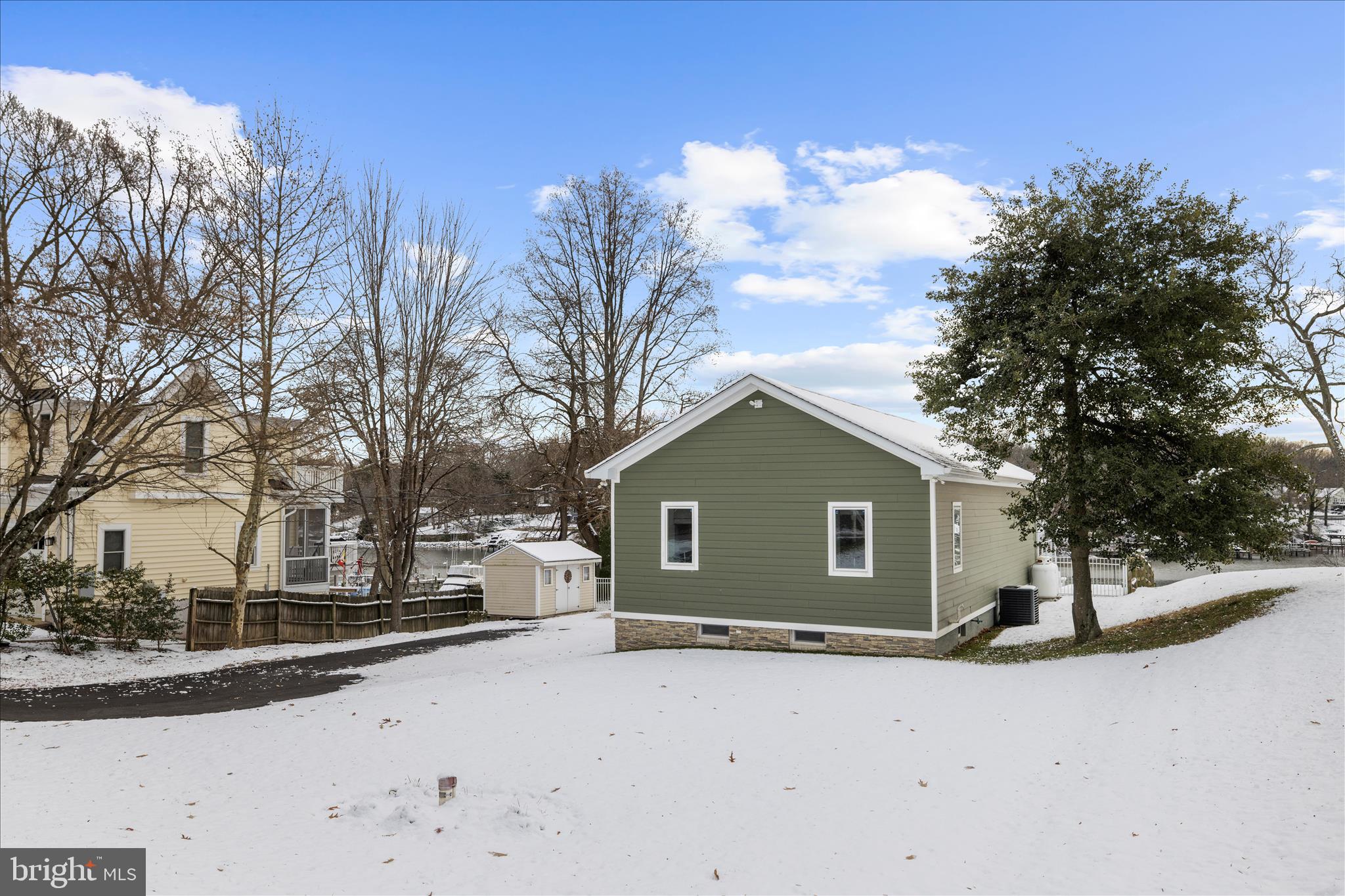 BELHAVEN BEACH - Residential