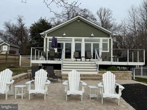 Photo of 1627 Lakewood Road, PASADENA, MD 21122 (MLS # MDAA2133166)