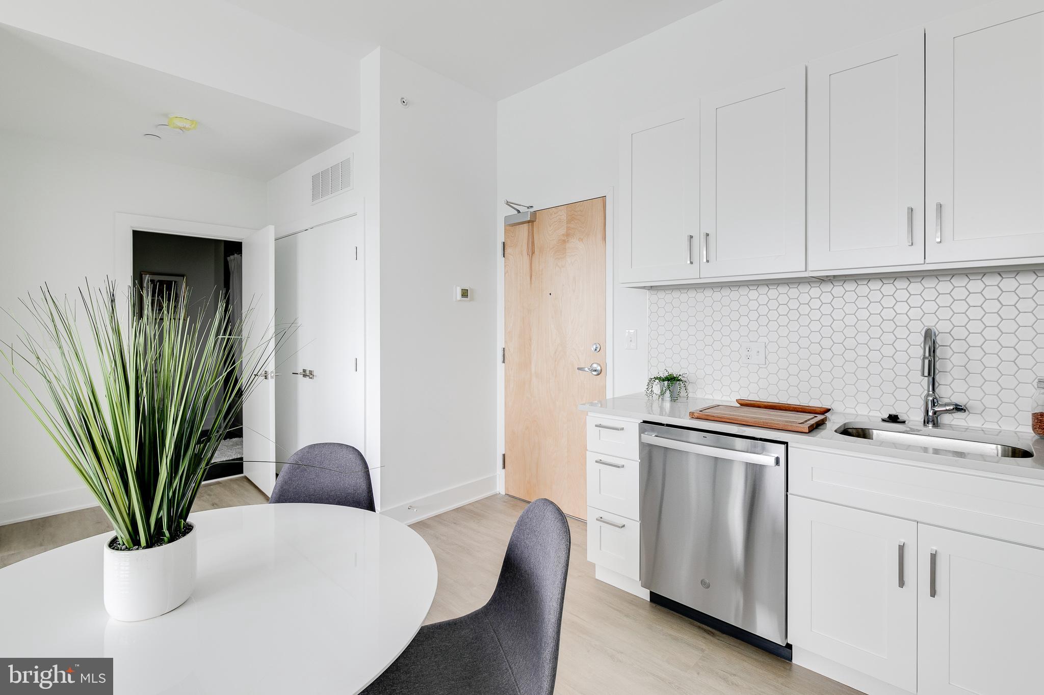 GRADUATE HOSPITAL - Residential Lease