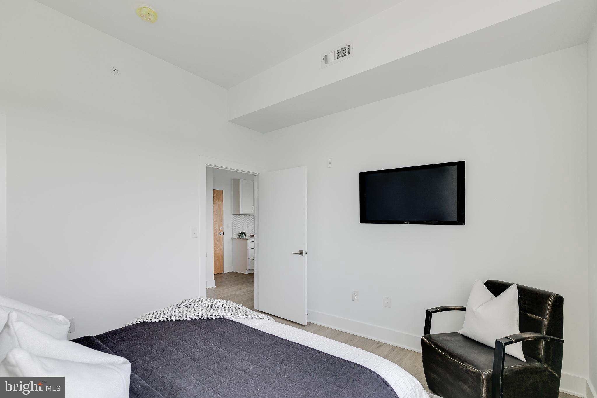 GRADUATE HOSPITAL - Residential Lease