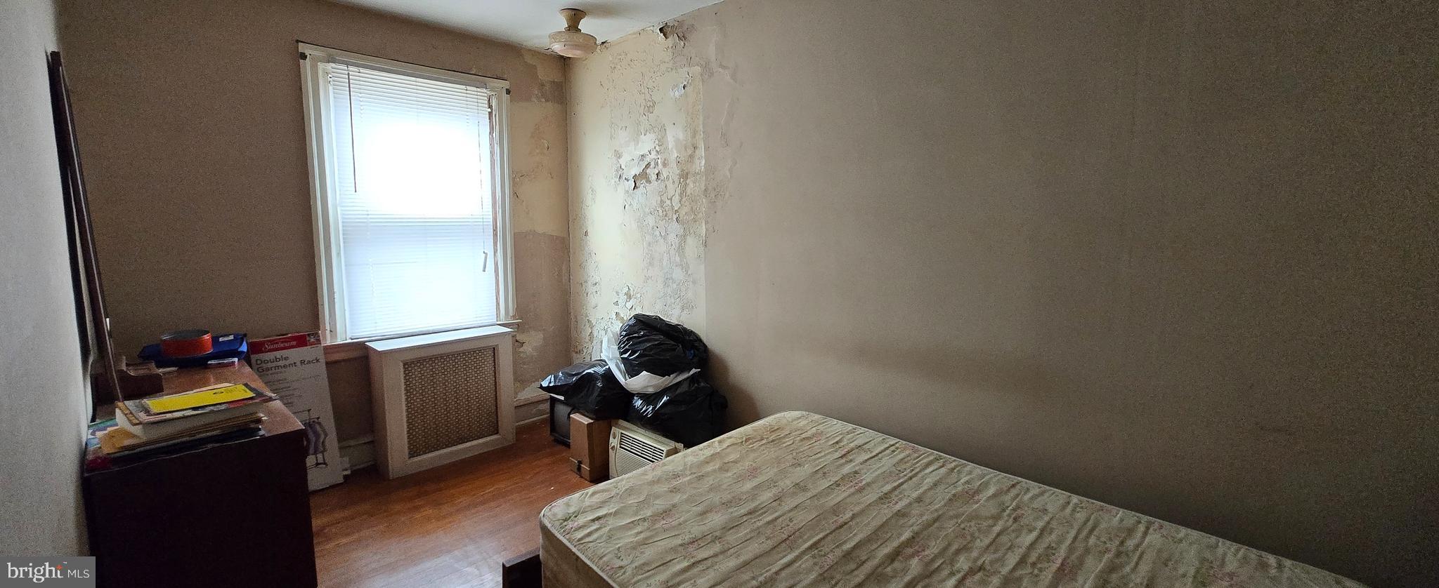 EAST OAK LANE - Residential