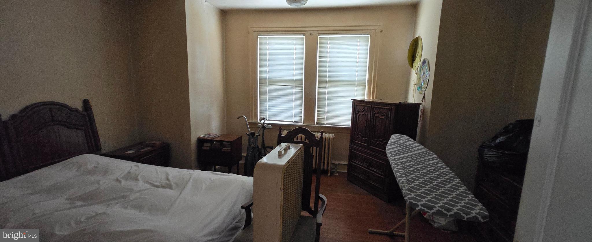 EAST OAK LANE - Residential