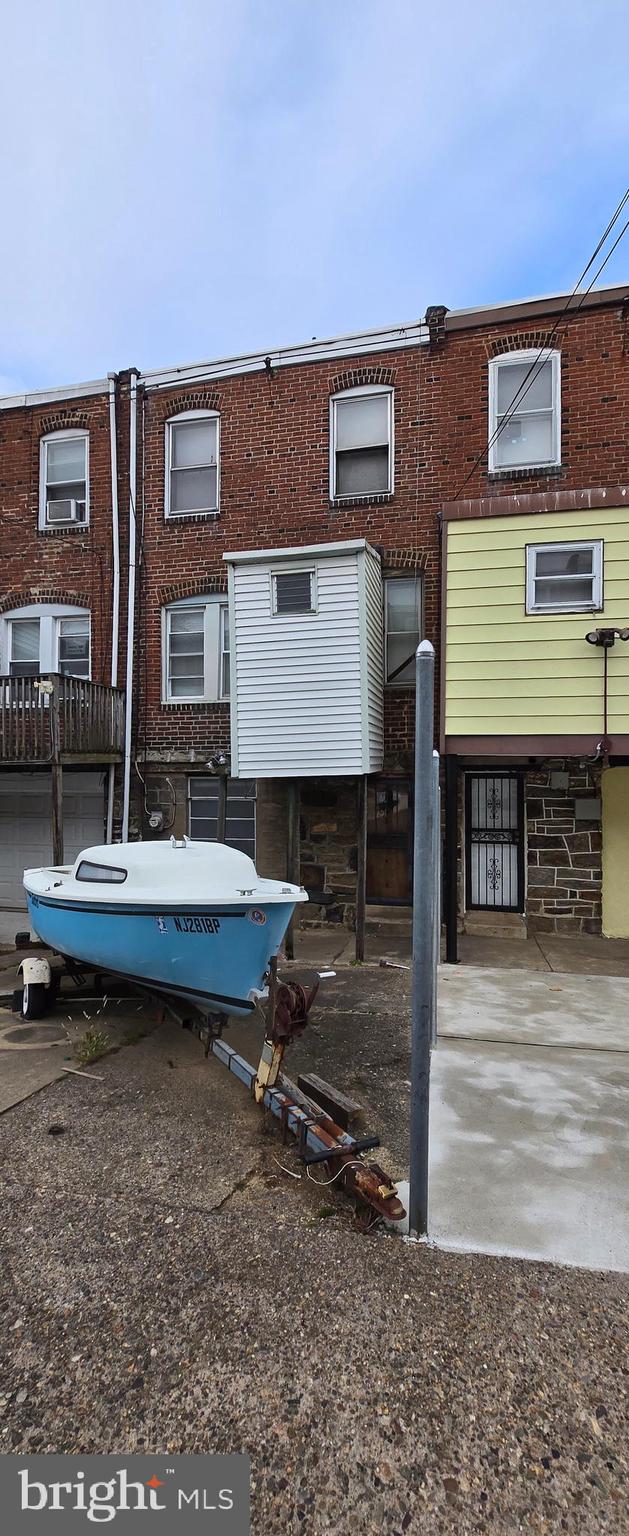 EAST OAK LANE - Residential