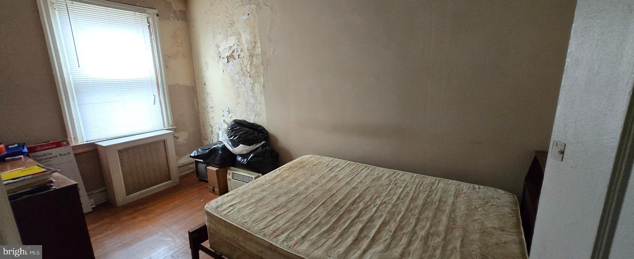 EAST OAK LANE - Residential