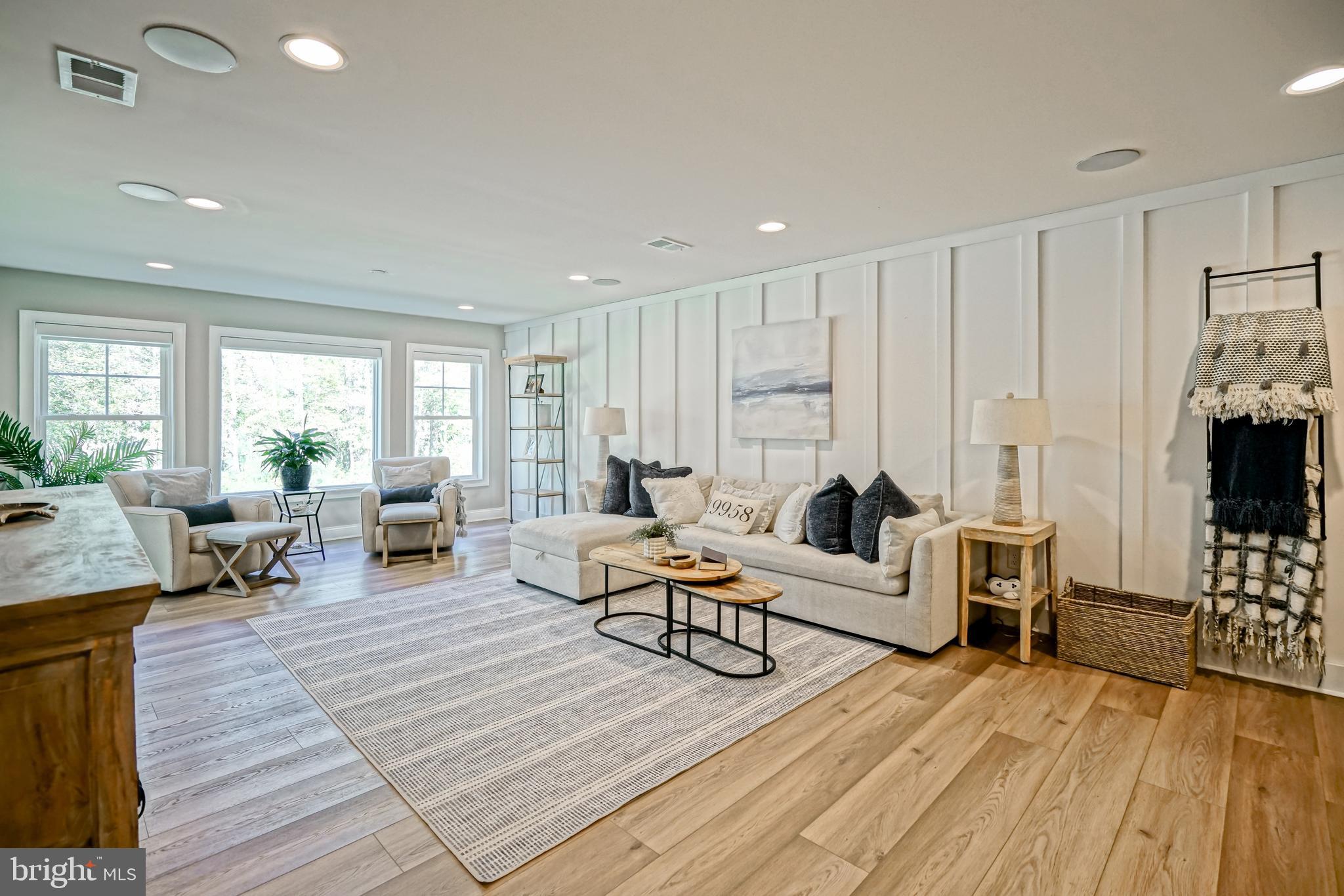 TIDEWATER LANDING - Residential