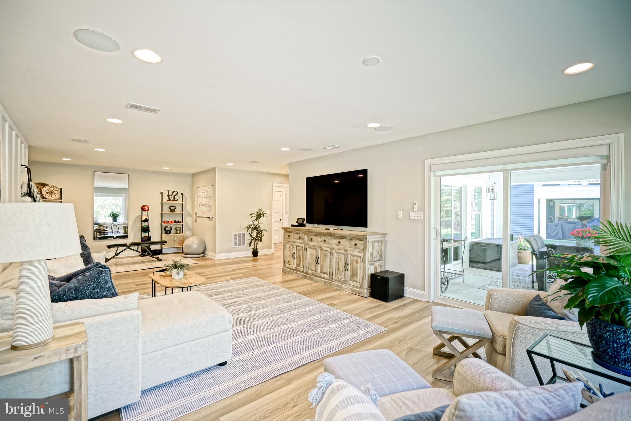 TIDEWATER LANDING - Residential